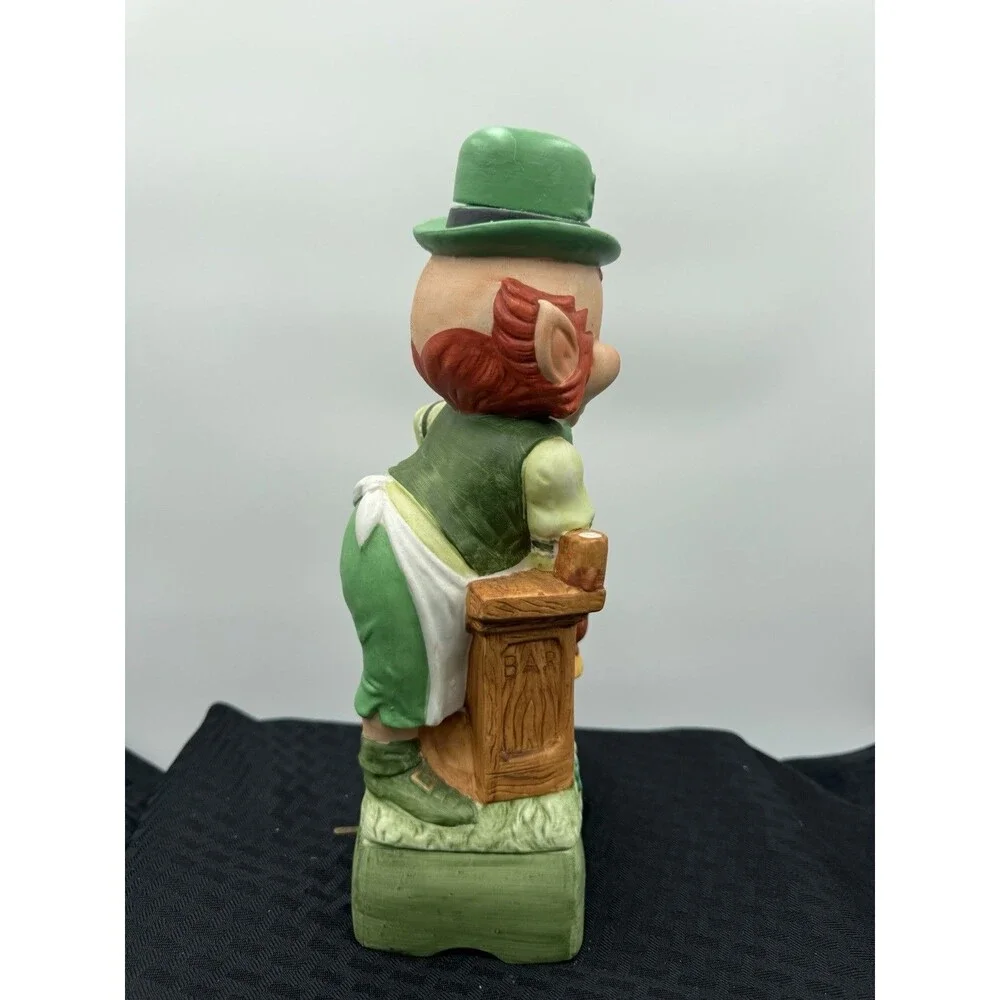 Hoffman Distilling Co. Mr. Lucky Series Decanter – Mr. Bartender – 1975–Musical